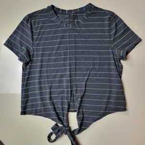 Lululemon Sz 4 Grey Stripe Short Sleeve Cropped Front Tie Shirt